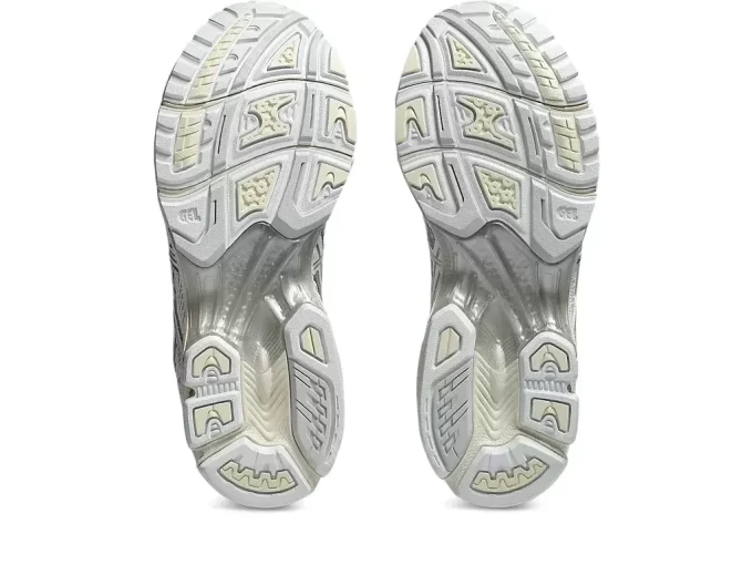 Vestido justo de malha com ombros à mostra – 46