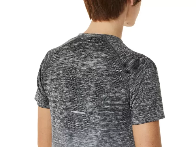 KADIN DİKİŞSİZ KISA KOLLU ÜST