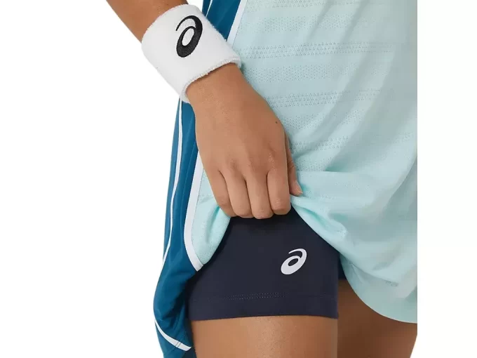 KADINLAR İÇİN MAÇ ELBİSESİ