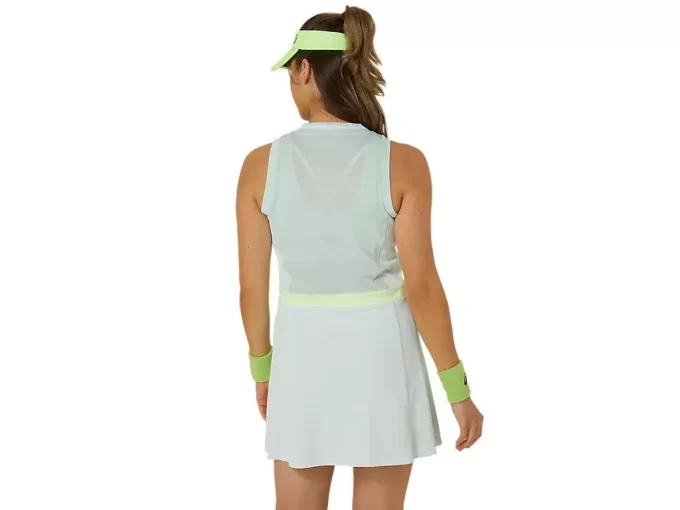 KADINLAR İÇİN MAÇ ELBİSESİ KADINLAR İÇİN MAÇ ELBİSESİ