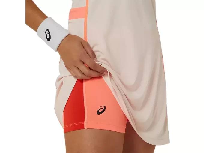 KADINLAR İÇİN MAÇ ELBİSESİ